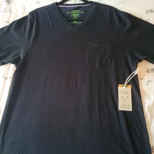 Colours by Alexander Julian V-neck T-shirt. NWT